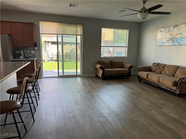 $2,700 | 6762 Painted Morning Avenue, Las Vegas, NV 89142