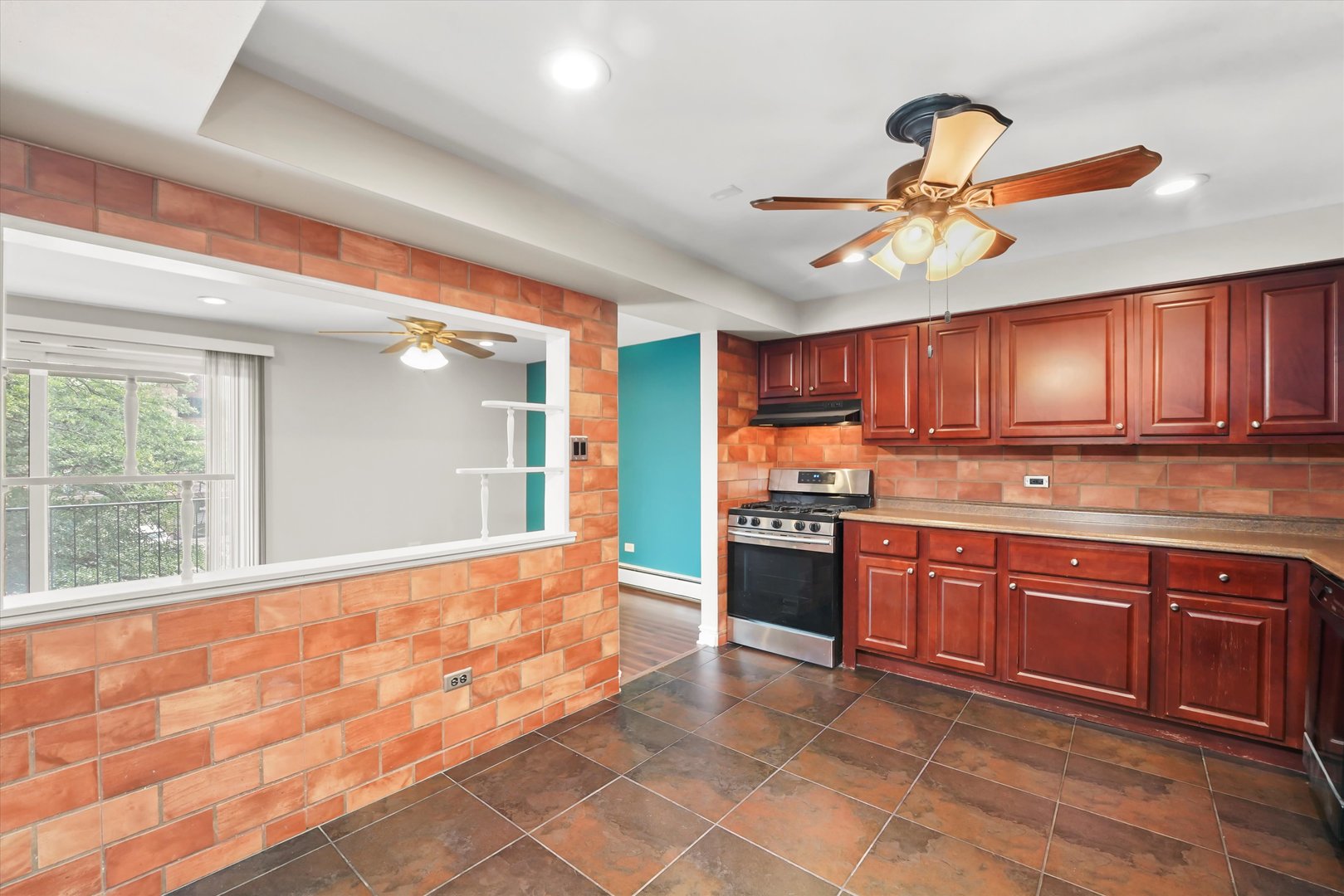 9850 Nottingham Avenue, Unit 202 Chicago Ridge, IL 60415 - Photo 5 of 31 Gallery Image 5