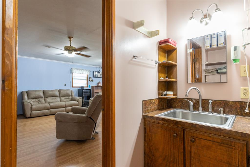 8867 Spinks Road Abilene, TX 79603 - Photo 14 of 39