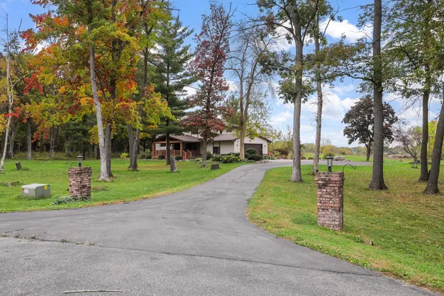 $1,790,000 | 5696 170th Street North, Hugo, MN 55038