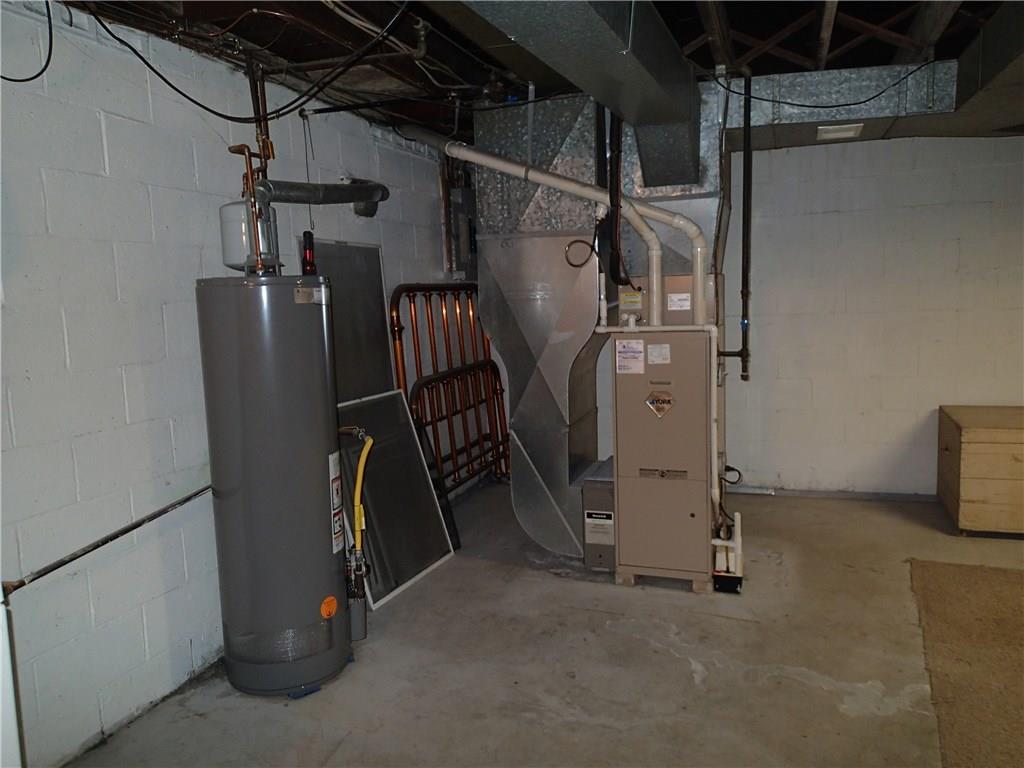 642 Reno Street Rochester, PA 15074 - Photo 22 of 25 Mechanics!