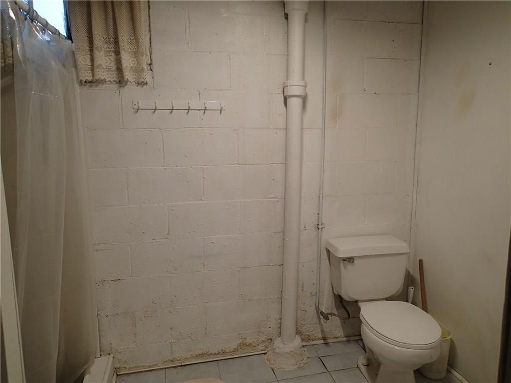 642 Reno Street Rochester, PA 15074 - Photo 23 of 25 Pittsburgh potty!