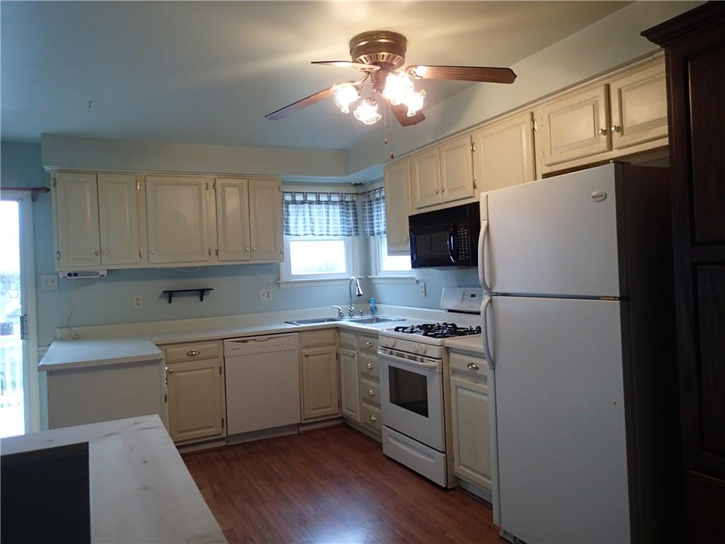 Another angle of the kitchen!