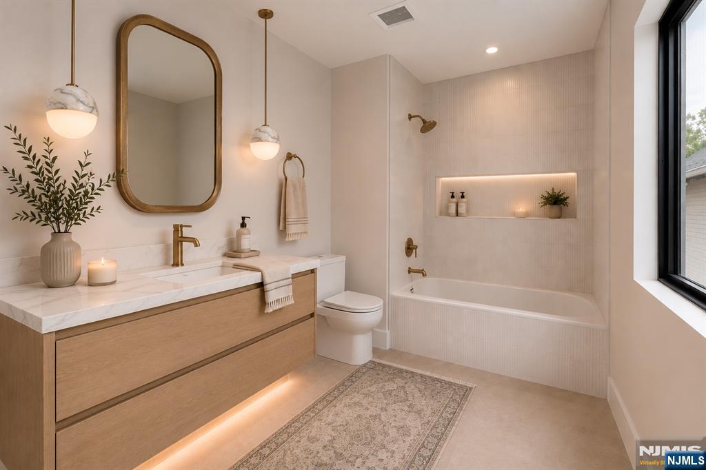 392 Undercliff Avenue, Unit 1 Edgewater, NJ 07020 - Photo 5 of 12