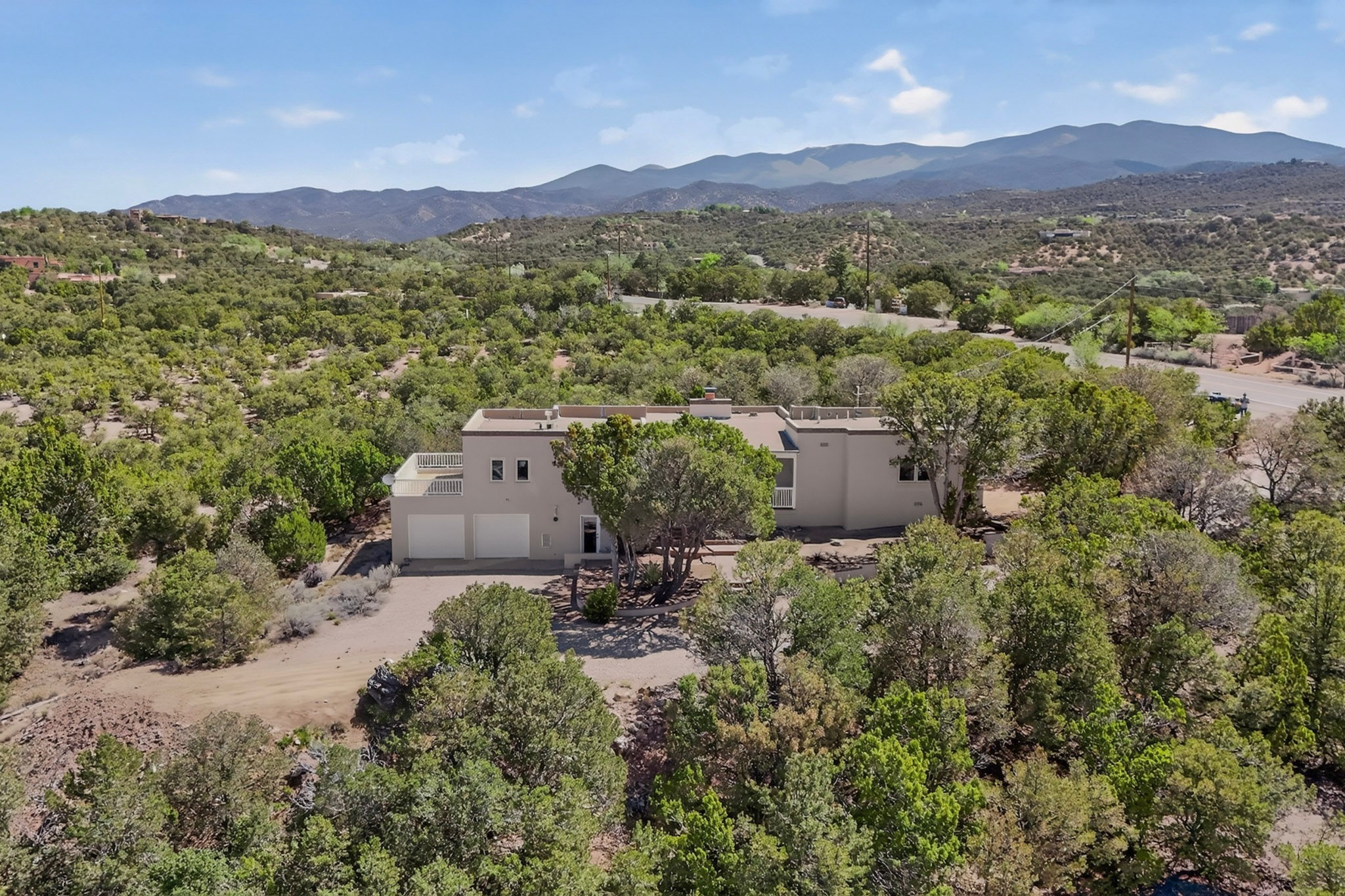 1064 Bishops Lodge Road Santa Fe, NM 87501 - Photo 4 of 40
