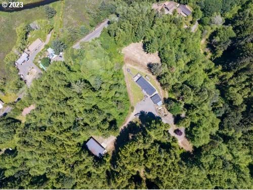 1578 Scholfield Road Reedsport, OR 97467 - Photo 37 of 37 a view of a yard