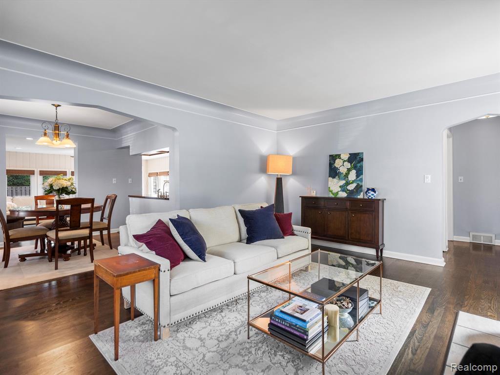 4420 Samoset Road Royal Oak, MI 48073 - Photo 8 of 40