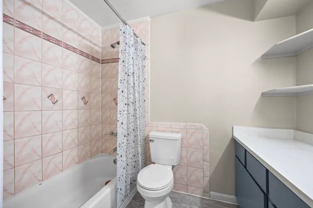 $1,300 | 9616 Long Point Road, Houston, TX 77055