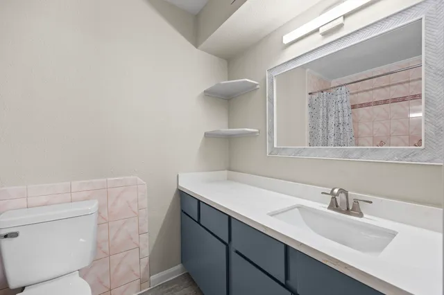 $1,300 | 9616 Long Point Road, Houston, TX 77055