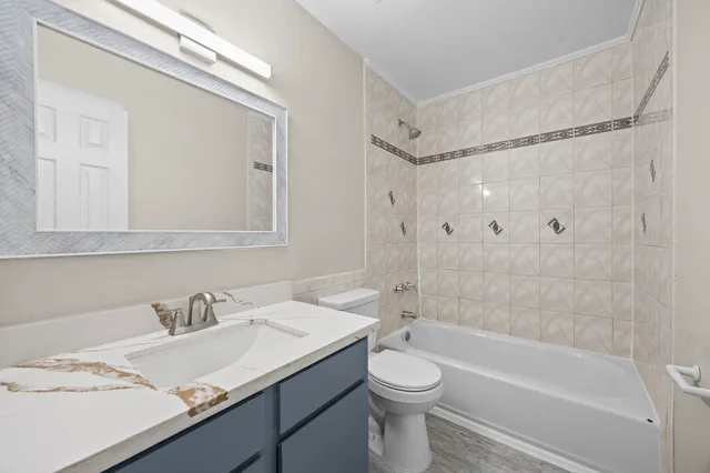 $1,300 | 9616 Long Point Road, Houston, TX 77055