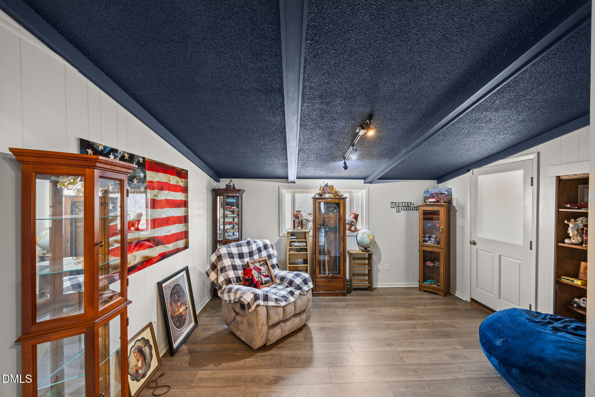 317 Clapp Street Graham, NC 27253 - Photo 14 of 33 a livingroom with furniture and a couch