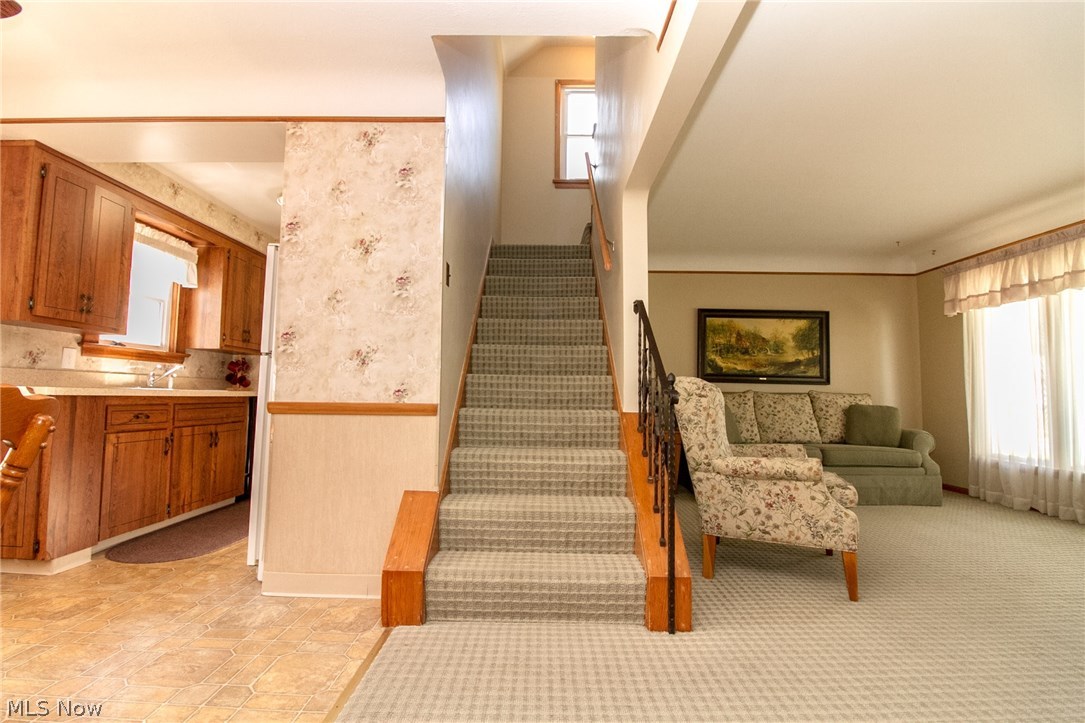 349 Clarmont Road Eastlake, OH 44095 - Photo 8 of 32