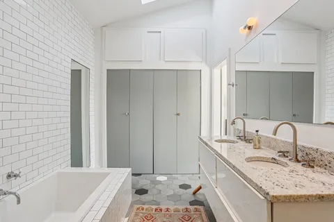 $985,000 | 2437 Eastland Avenue, Nashville, TN 37206