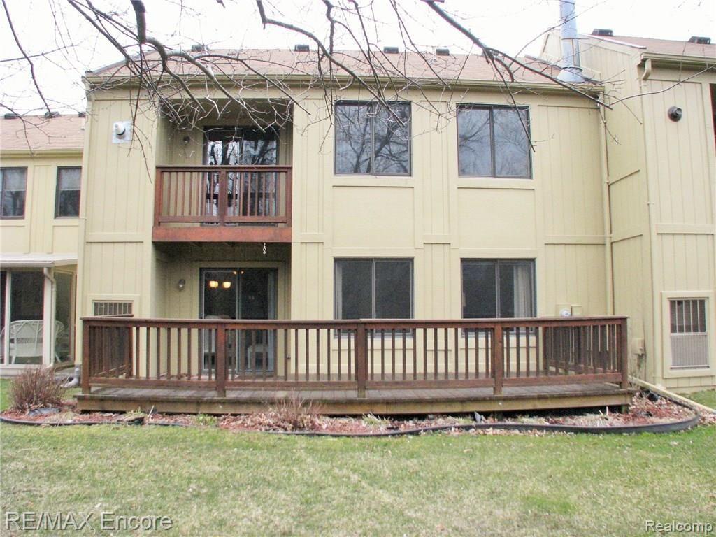 2387 Rochelle Park Drive Rochester Hills, MI 48309 - Photo 2 of 30