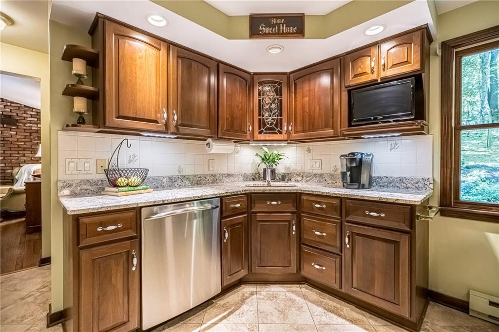 170 Timothy Road Gibsonia, PA 15044 - Photo 9 of 25 Gallery Image 9