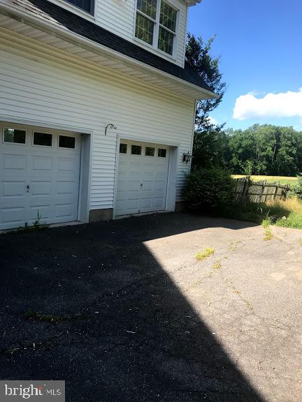 63 Rittenhouse Road Stockton, NJ 08559 - Photo 22 of 22 Garage