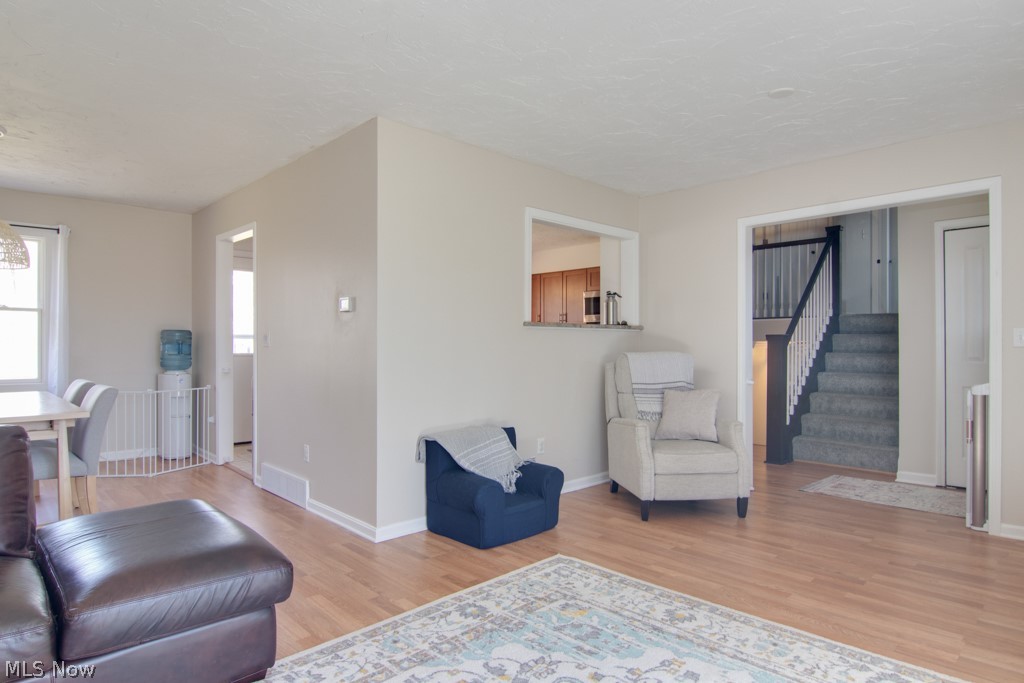 12945 Chamberlain Road Aurora, OH 44202 - Photo 4 of 30 Gallery Image 4
