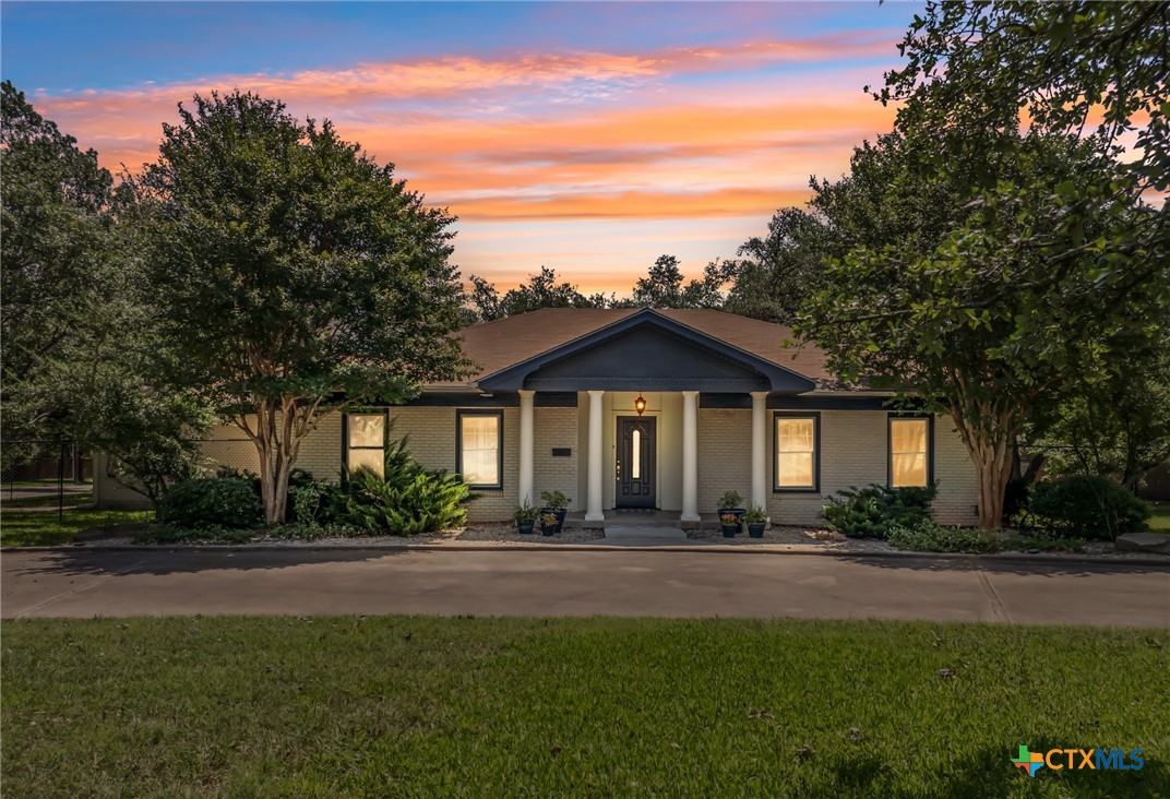 1603 North 15th Street Temple, TX 76501 - Photo 1 of 1 a front view of house with yard and green space