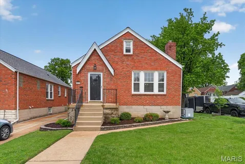 $339,900 | 5701 Pernod Avenue, St. Louis, MO 63139