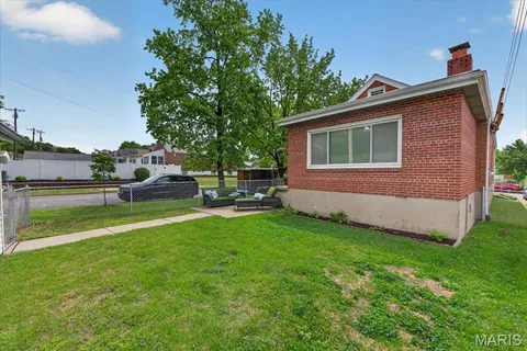 $339,900 | 5701 Pernod Avenue, St. Louis, MO 63139