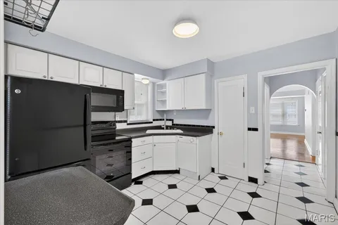 $339,900 | 5701 Pernod Avenue, St. Louis, MO 63139
