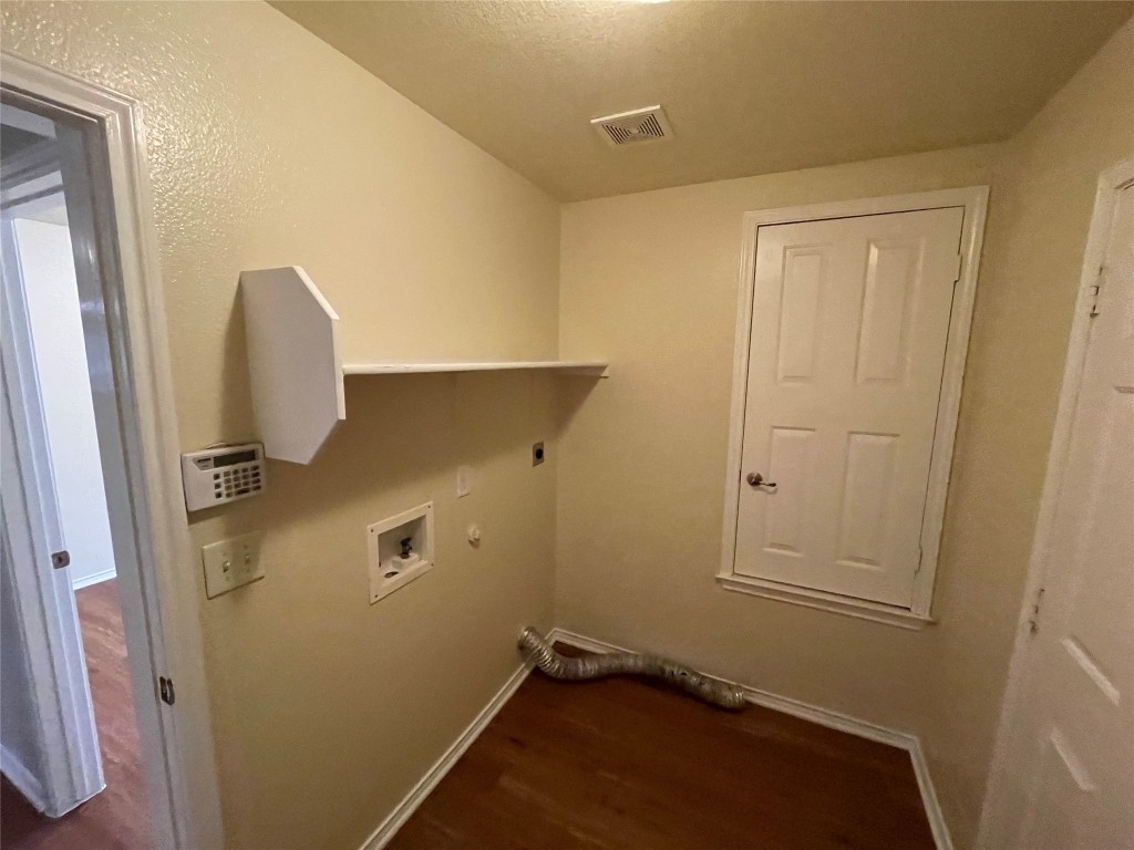 6912 Quinton Drive Austin, TX 78747 - Photo 11 of 24 a bathroom with a sink