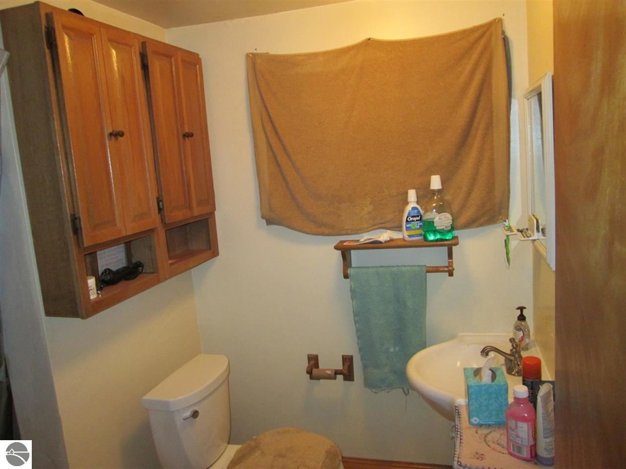 612 Rockingham Avenue Alma, MI 48801 - Photo 6 of 16 1781827-5.JPG
