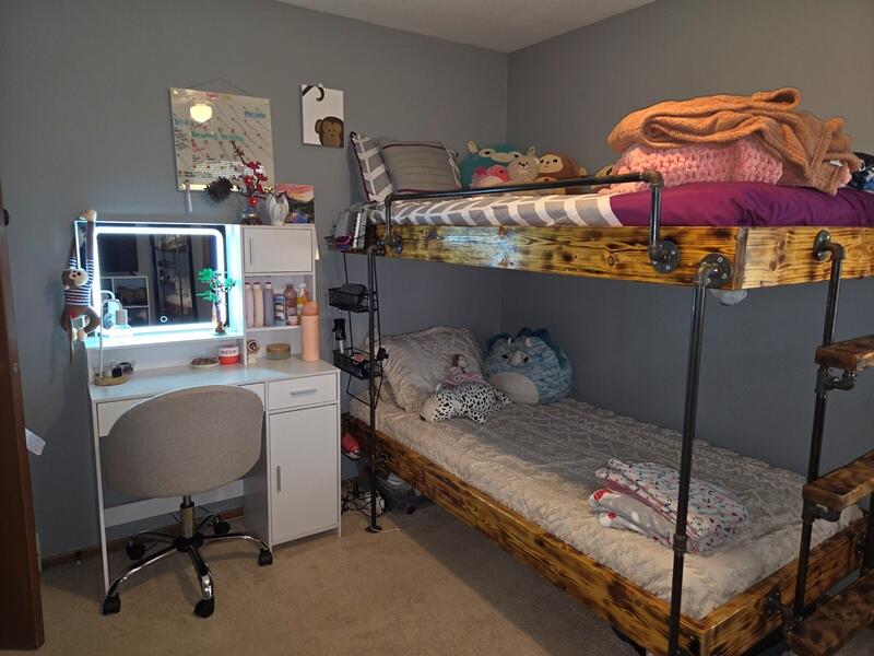 424 Van Buren Road Howards Grove, WI 53083 - Photo 14 of 28 Bedroom 2
