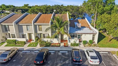 $319,990 | 1257 Northwest 98th Terrace, Unit 154, Pembroke Pines, FL 33024