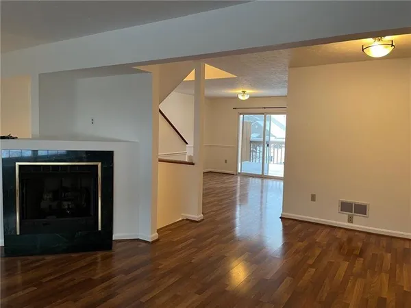 $260,000 | 2003 Trail Court, Jeannette, PA 15644