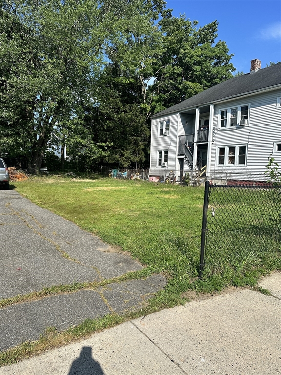 49 Maynard Street Springfield, MA 01109 - Photo 8 of 9
