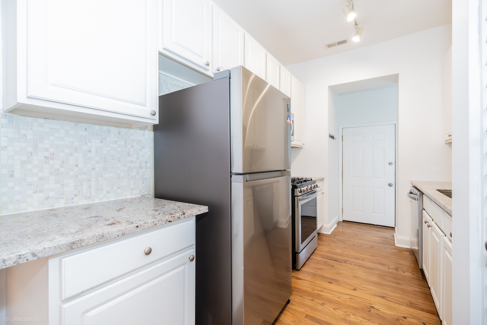 4536 North Sheridan Road, Unit 104 Chicago, IL 60640 - Photo 17 of 27 Gallery Image 17