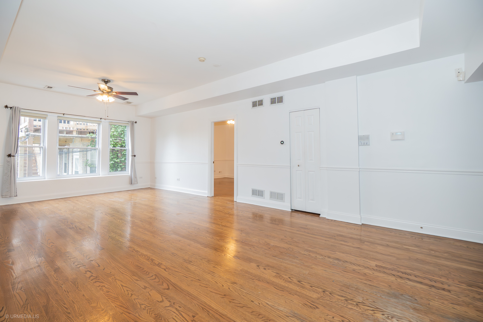 4536 North Sheridan Road, Unit 104 Chicago, IL 60640 - Photo 3 of 27 Gallery Image 3