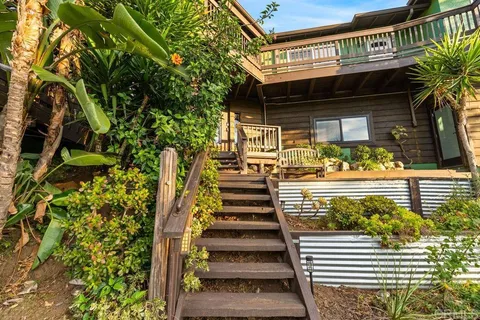 a view of entryway with a front door