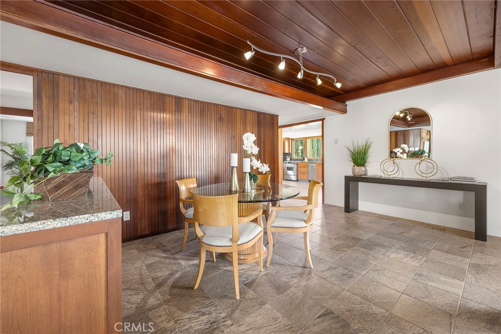 10662 South Crawford Canyon Road North Tustin, CA 92705 - Photo 8 of 49