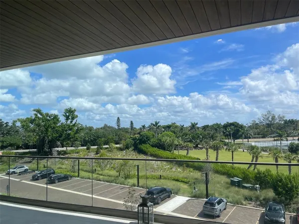 $20,000 | 1581 Gulf Of Mexico Drive, Unit 307, Longboat Key, FL 34228