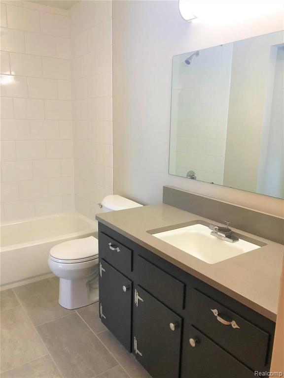 1207 West Reid Road Flint, MI 48507 - Photo 19 of 42