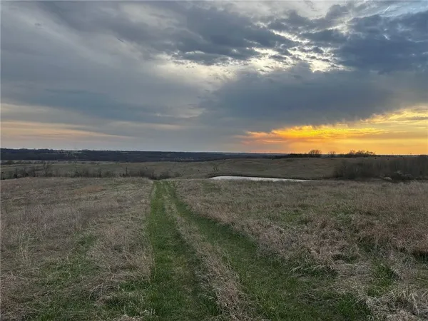 $760,500 | Tbd Northeast Cook Road, Weatherby, MO 64497
