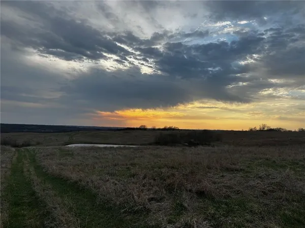 $760,500 | Tbd Northeast Cook Road, Weatherby, MO 64497