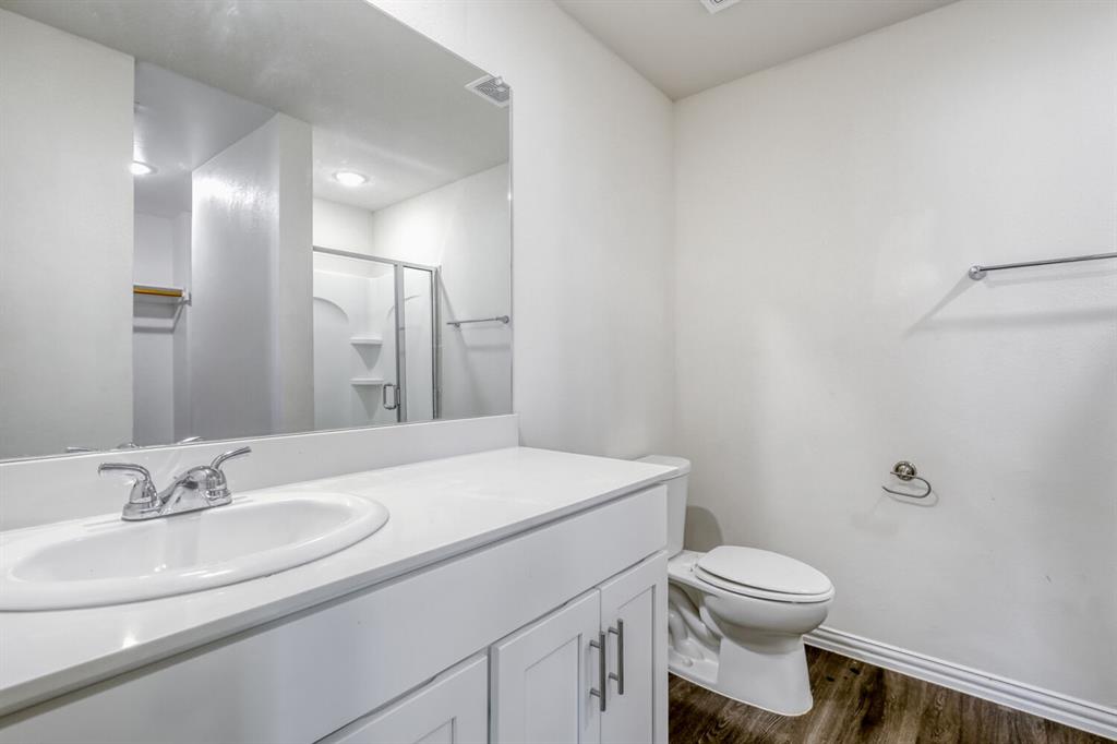 429 Shorty Street Mabank, TX 75147 - Photo 10 of 25 primary bath