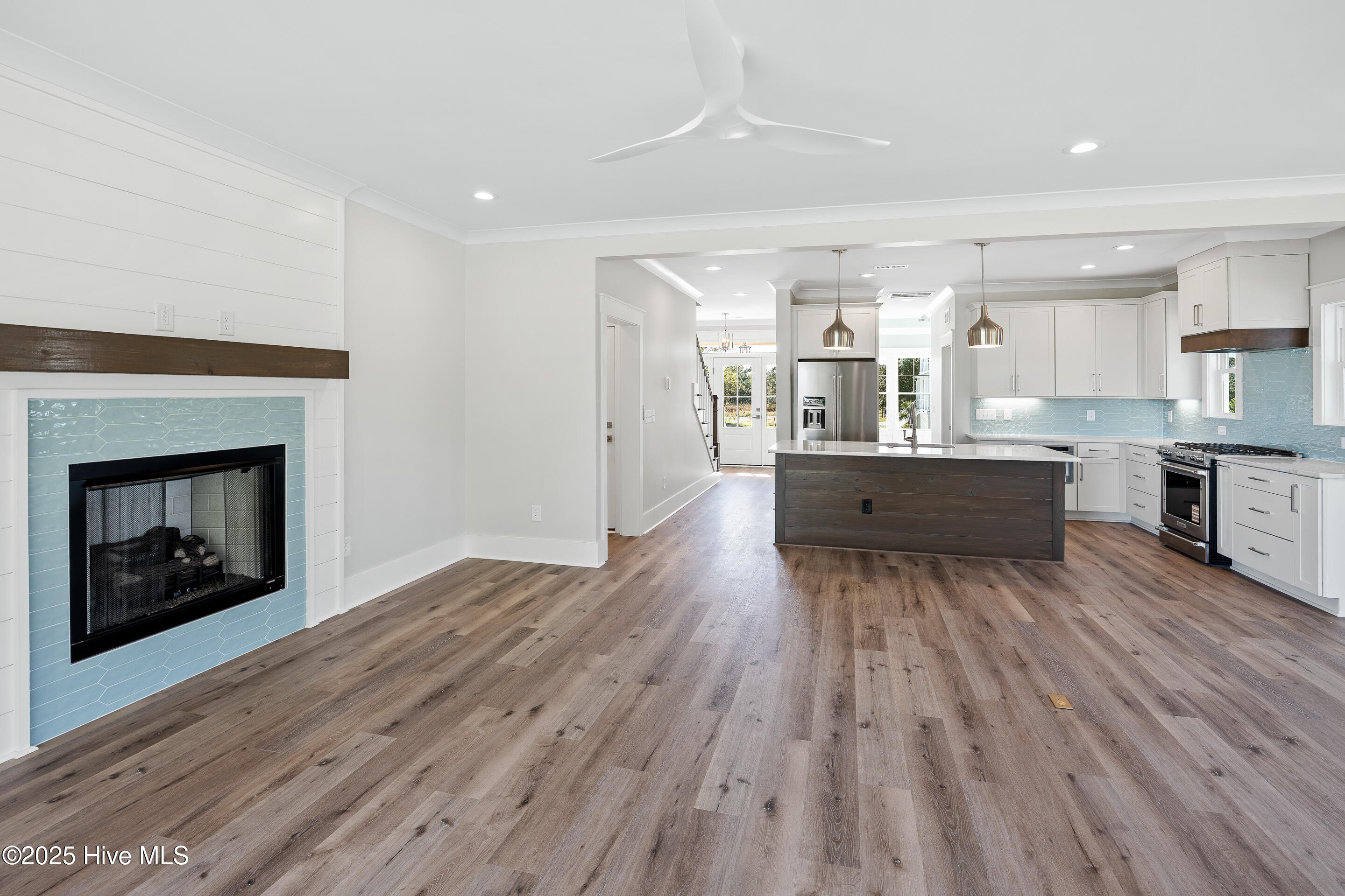 141 Bethea Street Holly Ridge, NC 28445 - Photo 20 of 59 Living room