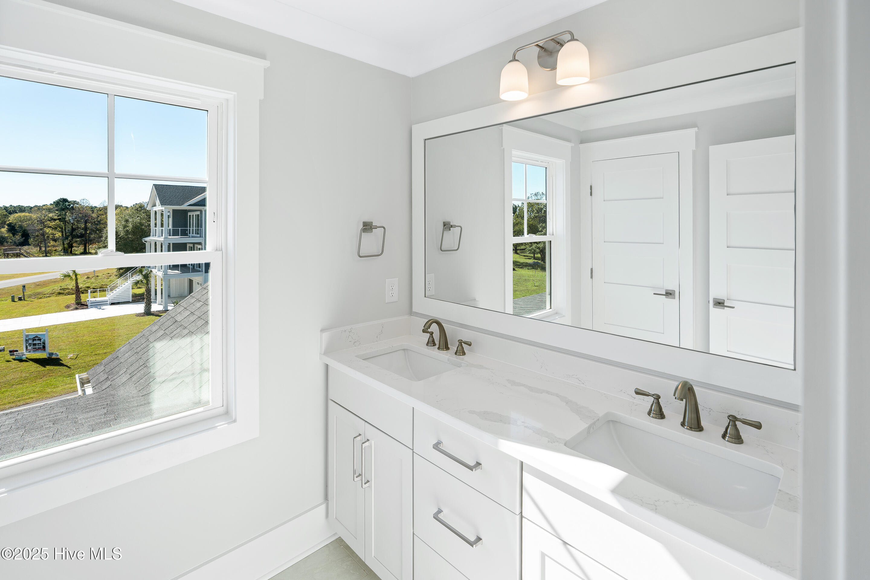 141 Bethea Street Holly Ridge, NC 28445 - Photo 45 of 59 Guest bath