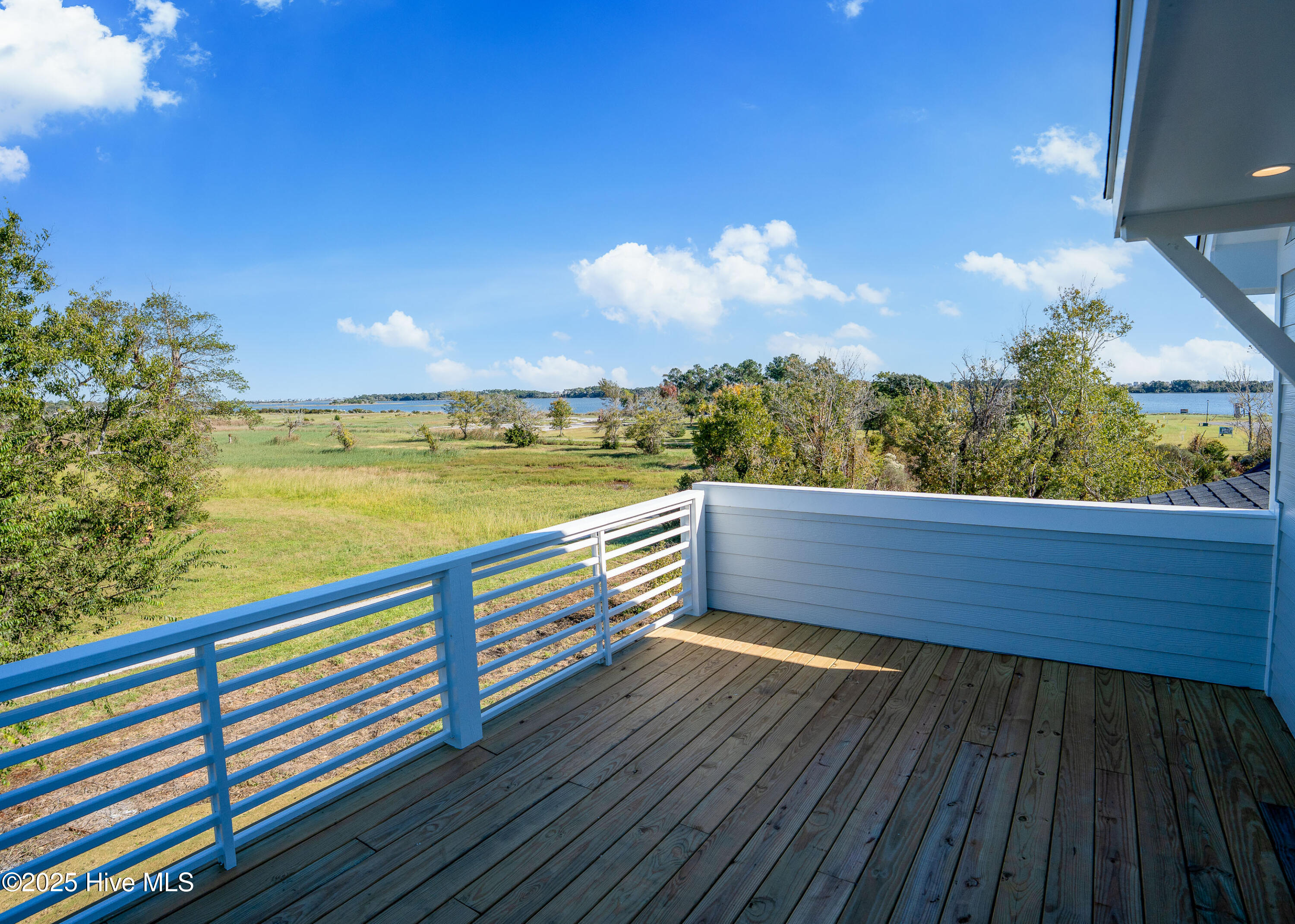 141 Bethea Street Holly Ridge, NC 28445 - Photo 9 of 59 Views of the ICW from top deck.
