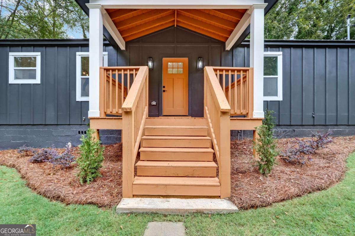 1250 Byewood Lane Southwest Atlanta, GA 30310 - Photo 4 of 48