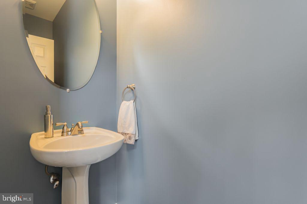 6152 Old Telegraph Road Alexandria, VA 22310 - Photo 13 of 32