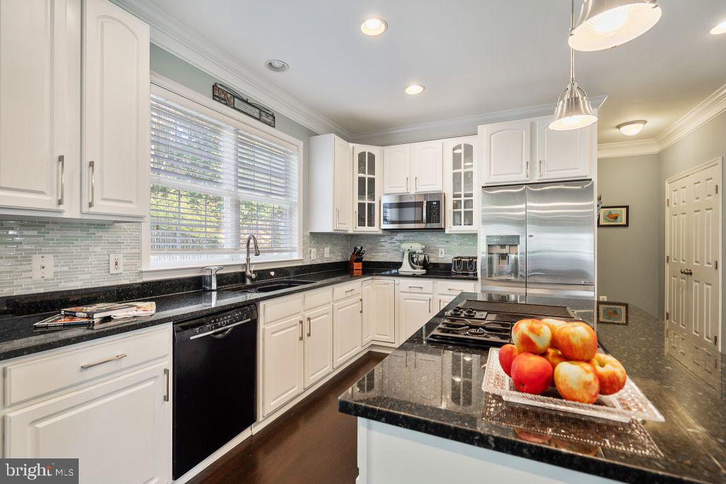 6152 Old Telegraph Road Alexandria, VA 22310 - Photo 3 of 32