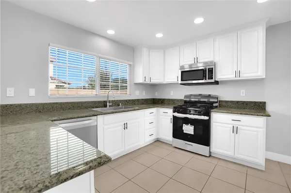 $3,200 | 2141 East Nugent Street, Lancaster, CA 93535