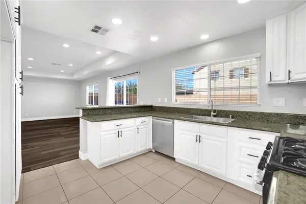 $3,200 | 2141 East Nugent Street, Lancaster, CA 93535