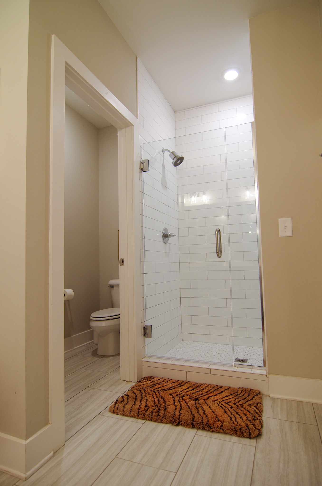 1144 Lock 4 Road, Unit H1 Gallatin, TN 37066 - Photo 11 of 24 a bathroom with a shower