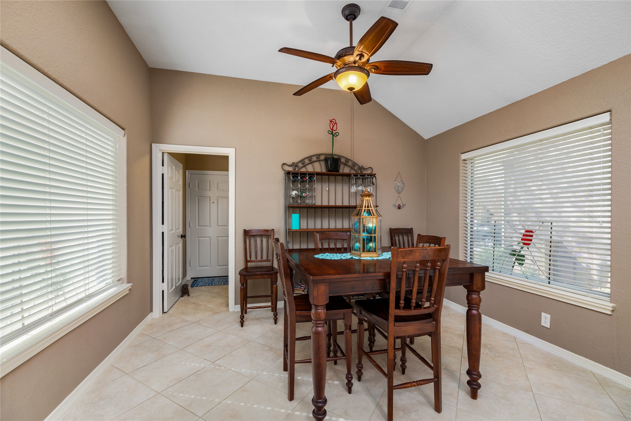 3721 Poets Court Montgomery, TX 77356 - Photo 10 of 29 Breakfast area